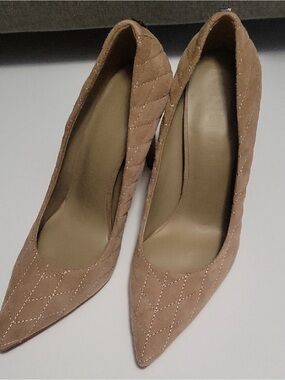 Karl Lagerfield Tan Quilted Women's Heels